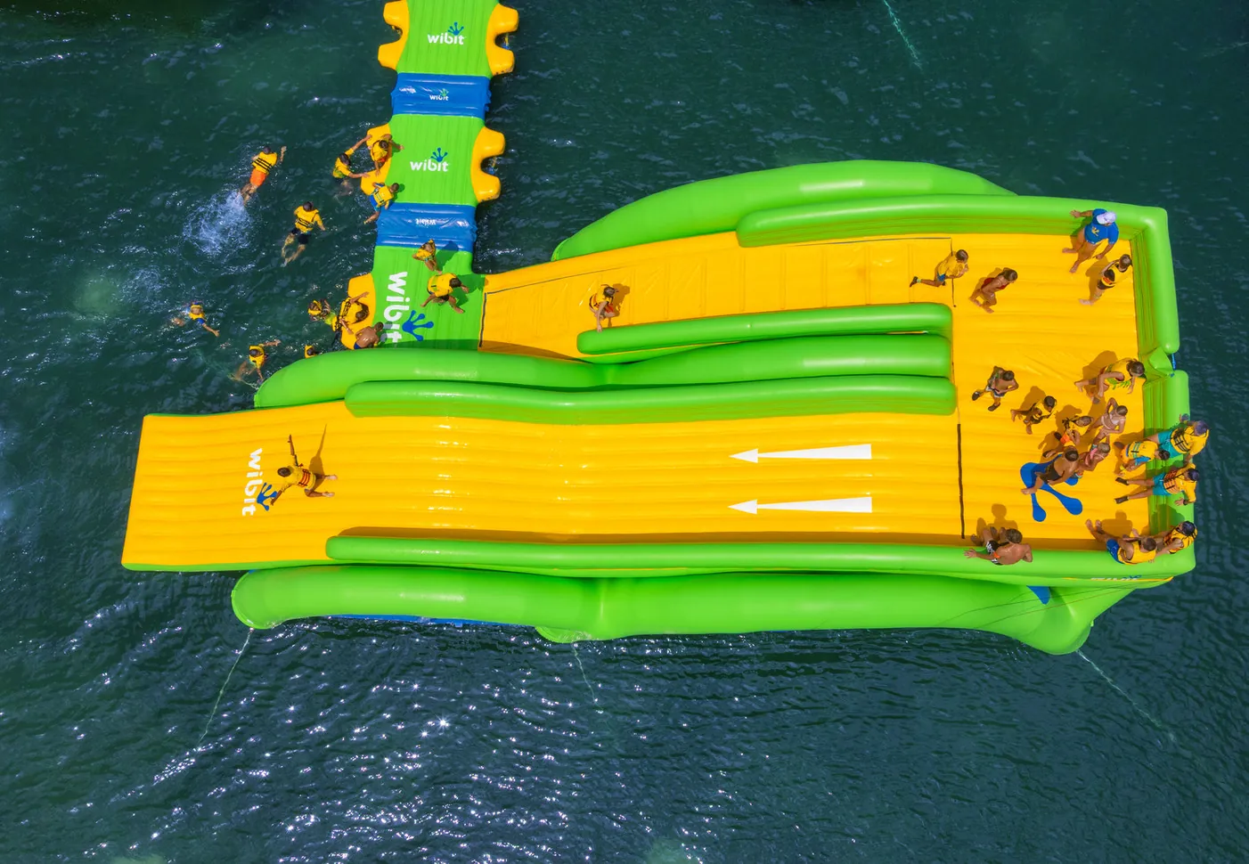 Toboggan Wave et jeux aquatiques à la plage de Chanterenne